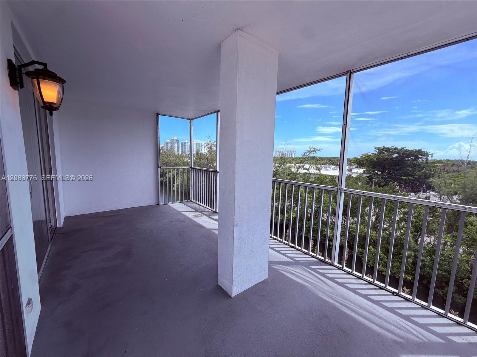 3660 NE 166th St 615 photo 1