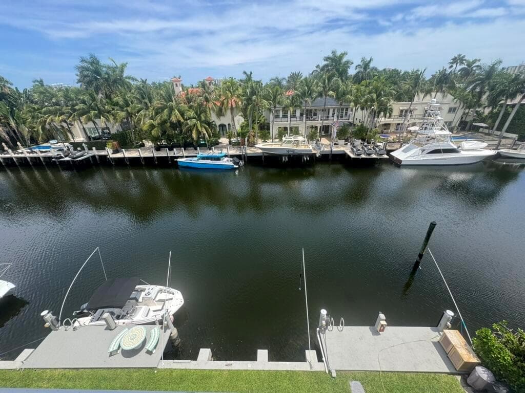 180 Isle Of Venice Drive 433 photo 2