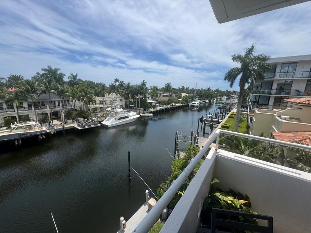 180 Isle Of Venice Drive 433 photo 7
