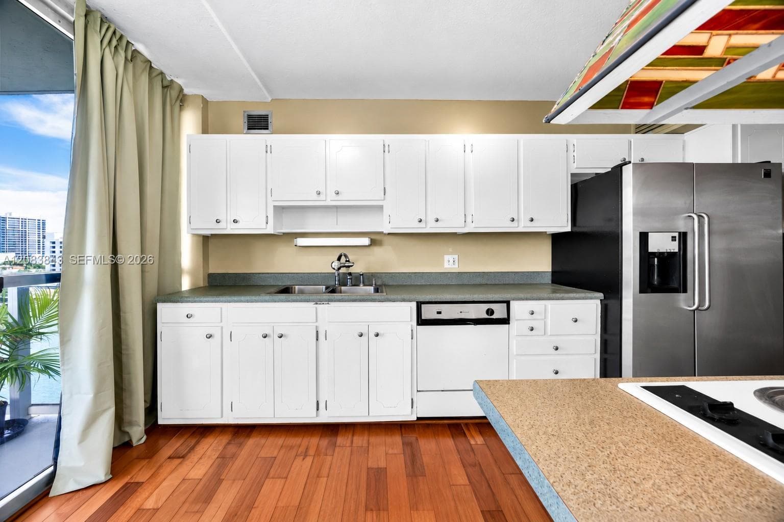 900 Bay Dr 601 photo 18