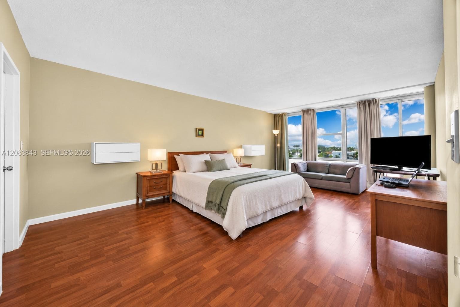 900 Bay Dr 601 photo 19