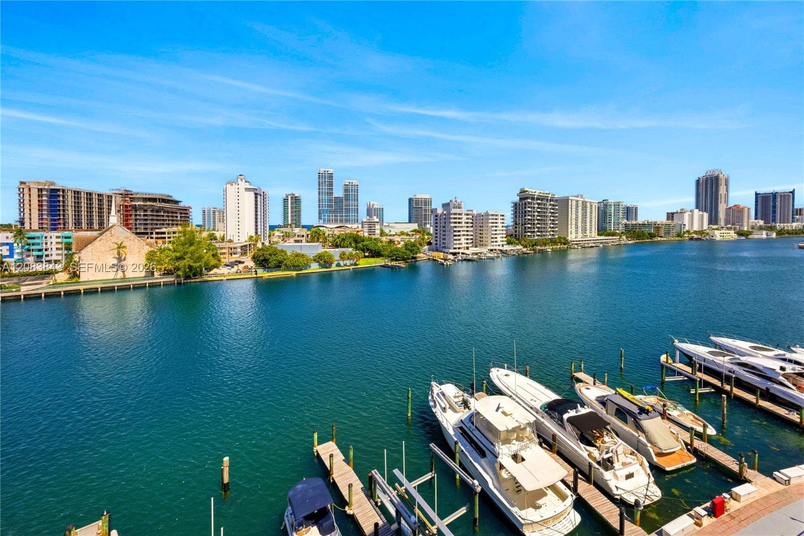 900 Bay Dr 601 photo 4