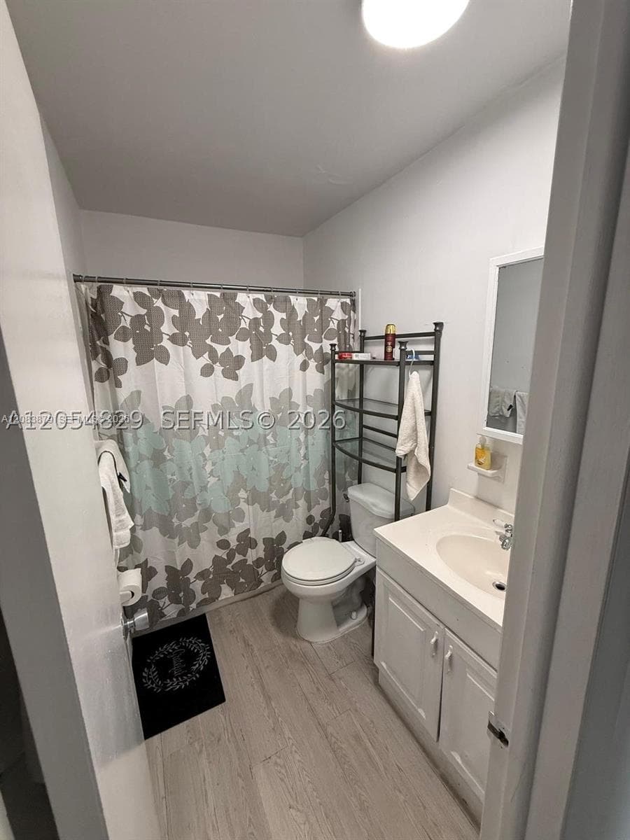 3536 NE 168th St 403 photo 3