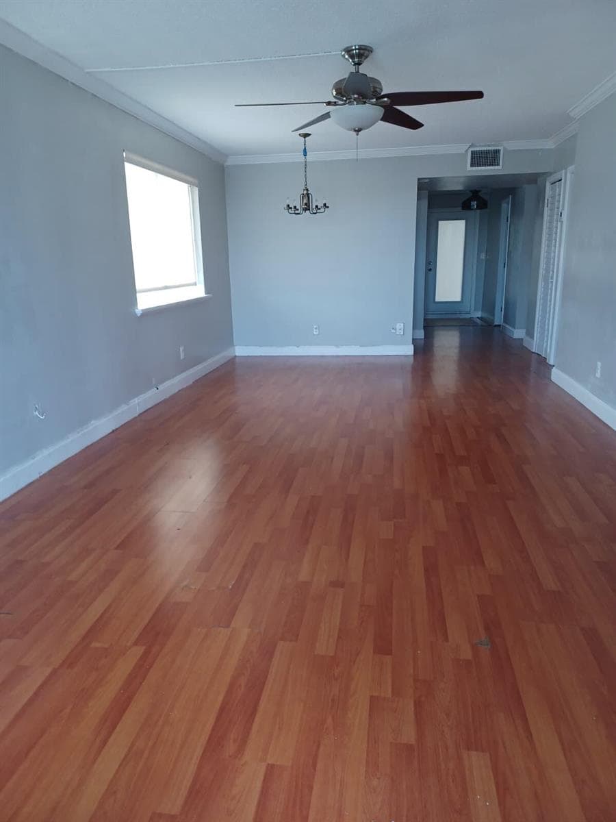 8001 N CRESPI Boulevard 2C photo 13