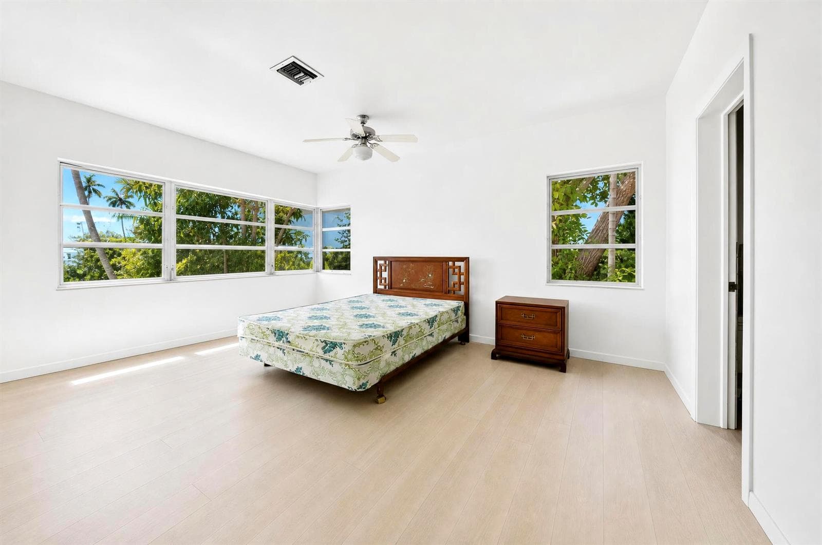 420 Lido Drive photo 9