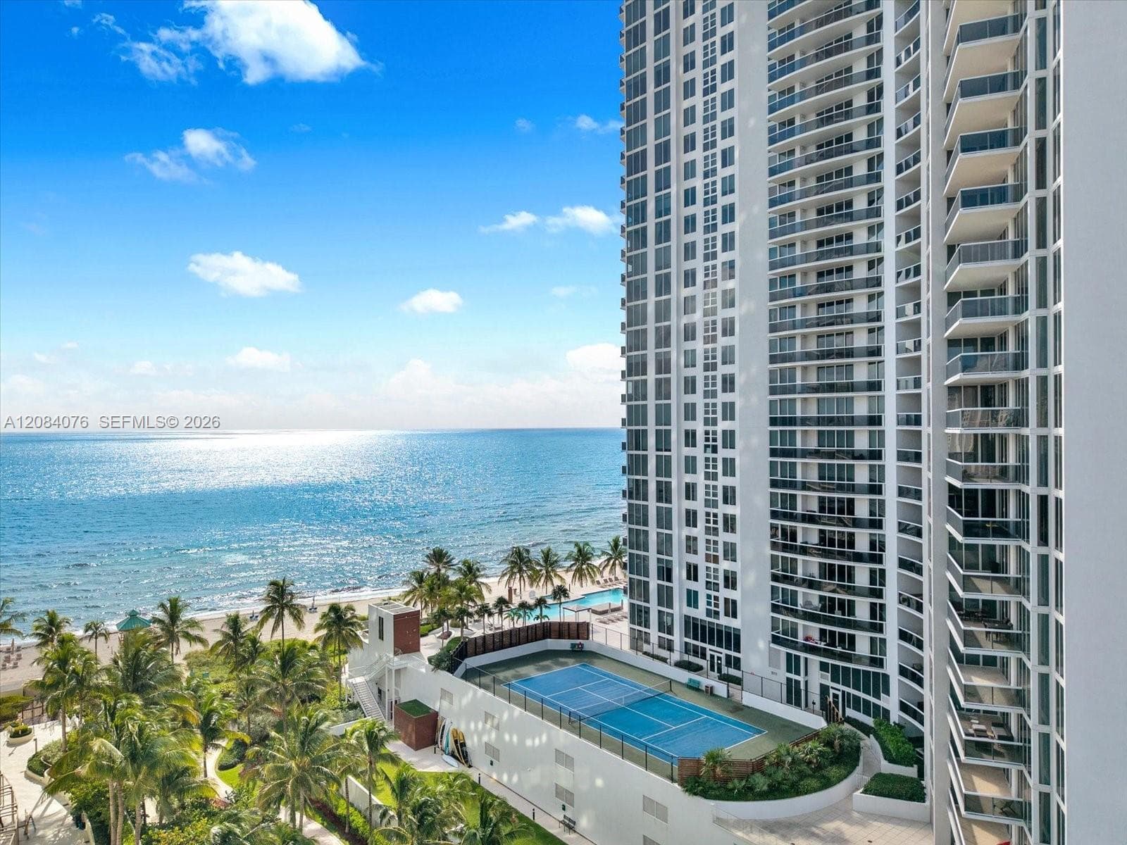 18911 Collins Ave 606 photo 25