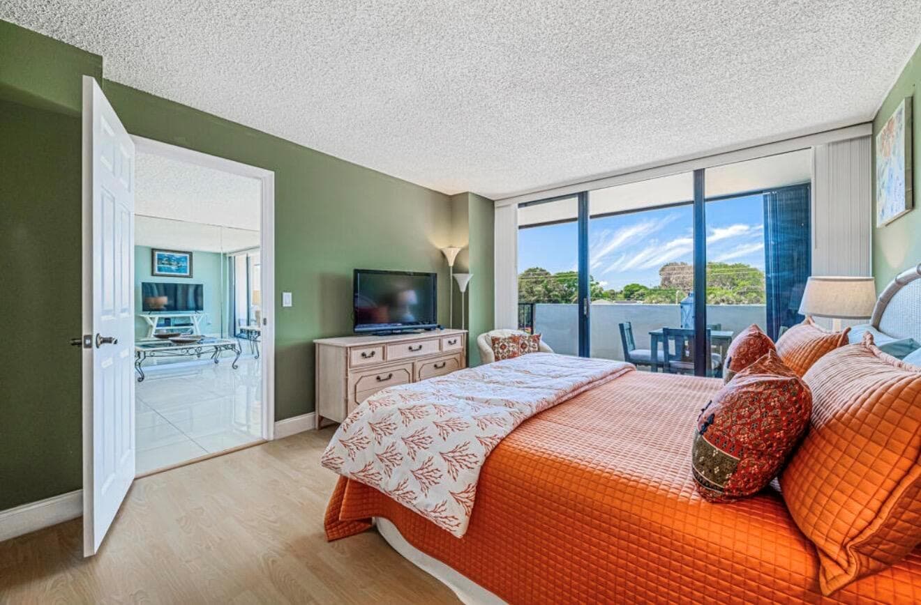 5600 N Flagler Drive 203 photo 12