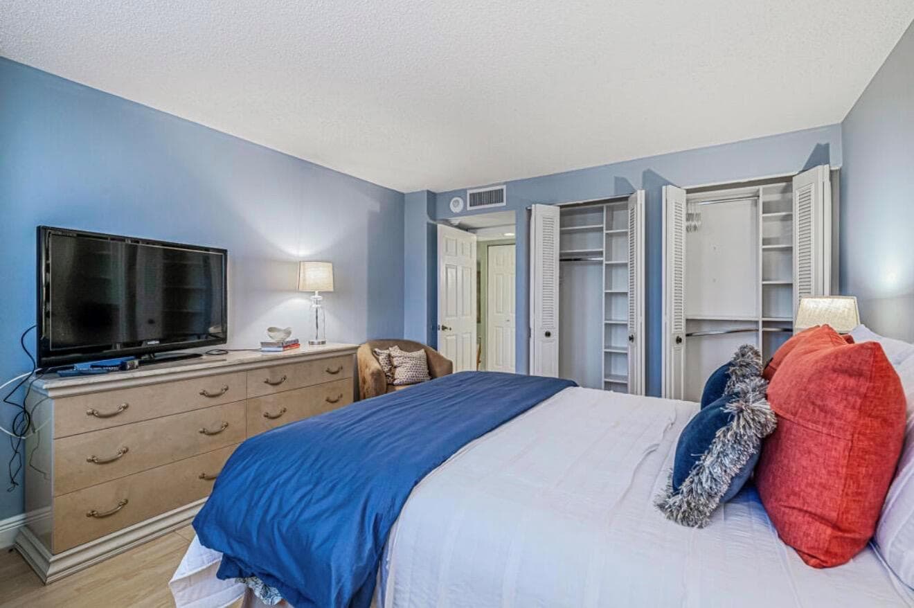 5600 N Flagler Drive 203 photo 18