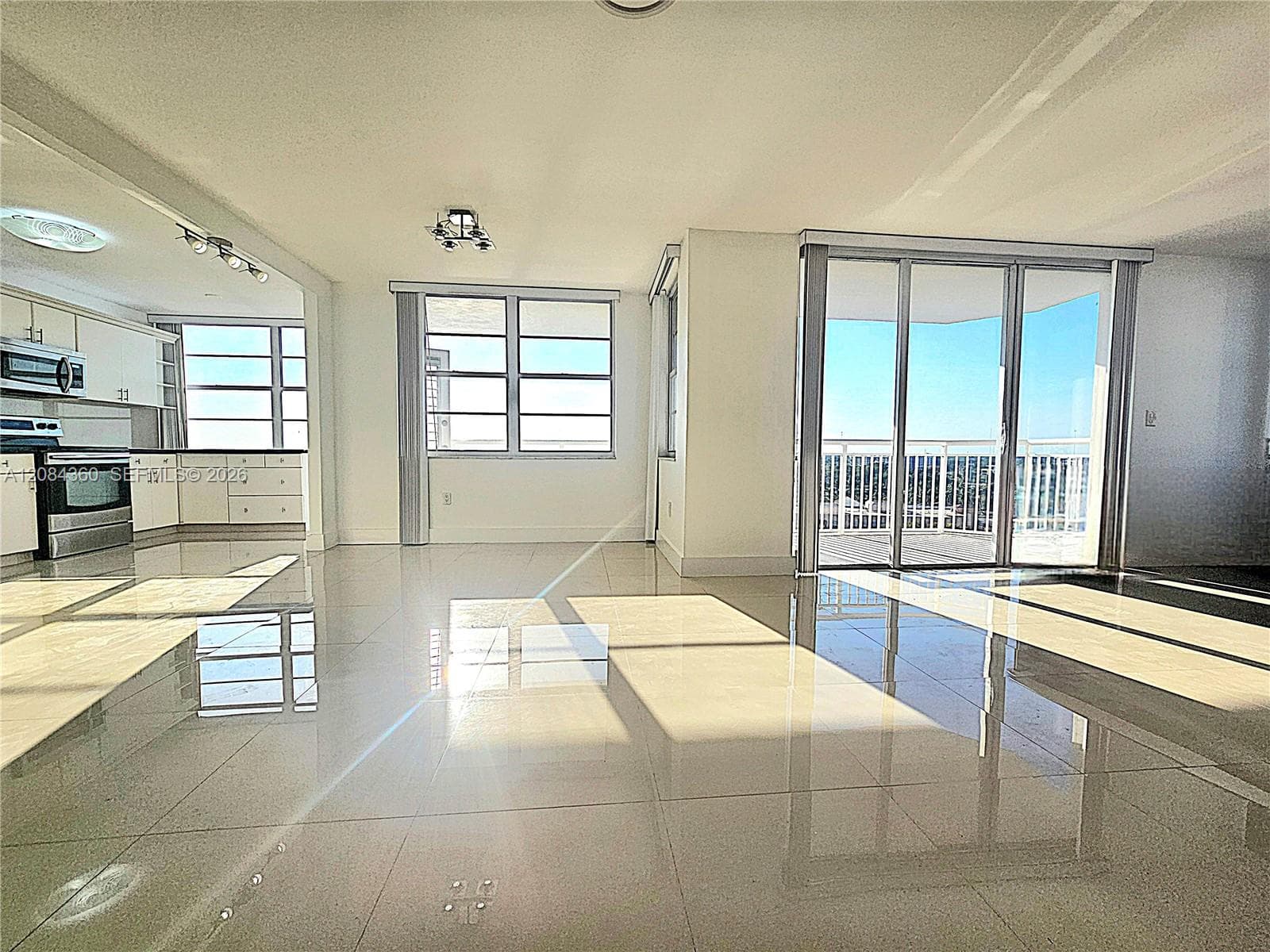 18051 Biscayne Blvd 1204 photo 8