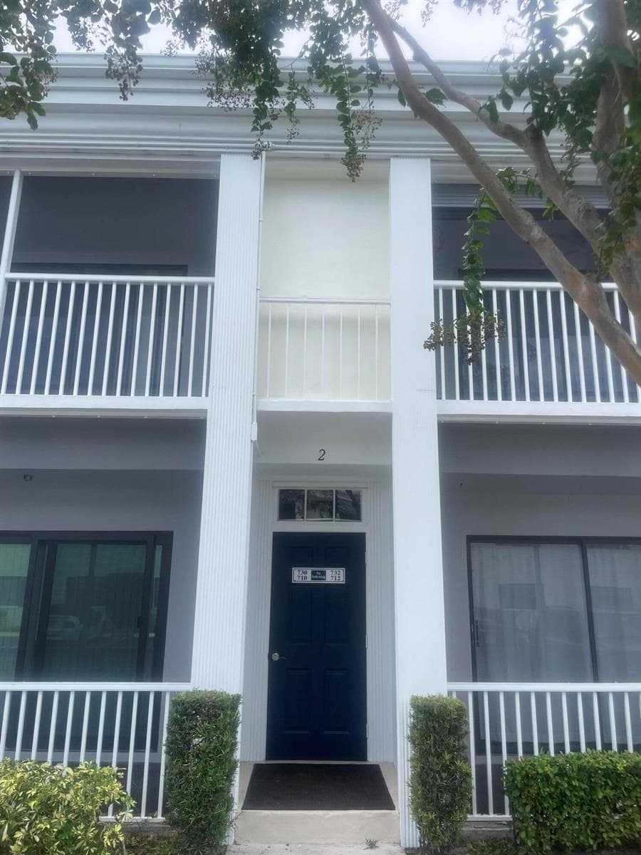 170 CYPRESS CLUB Drive 730 photo 2