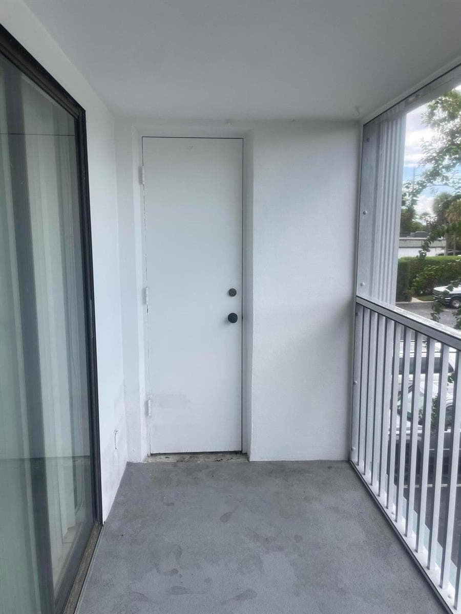 170 CYPRESS CLUB Drive 730 photo 17