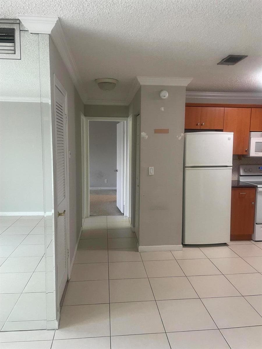 170 CYPRESS CLUB Drive 730 photo 7