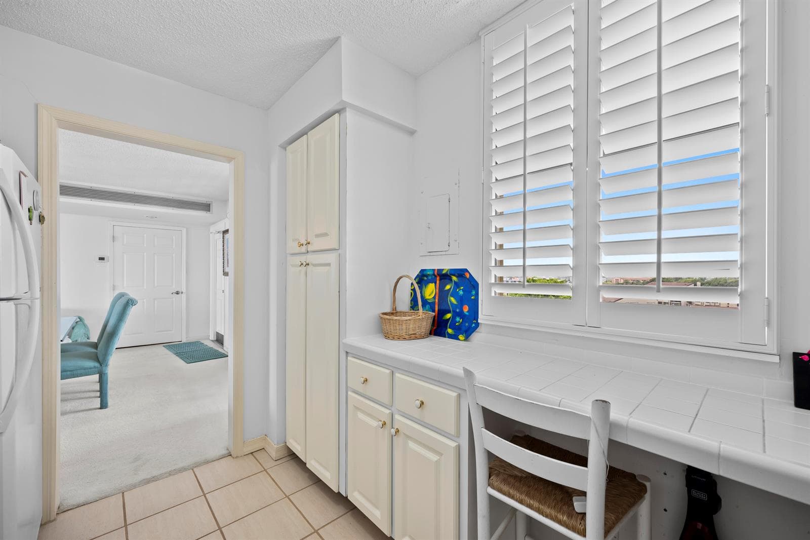 134 LAKESHORE Drive 814 photo 10