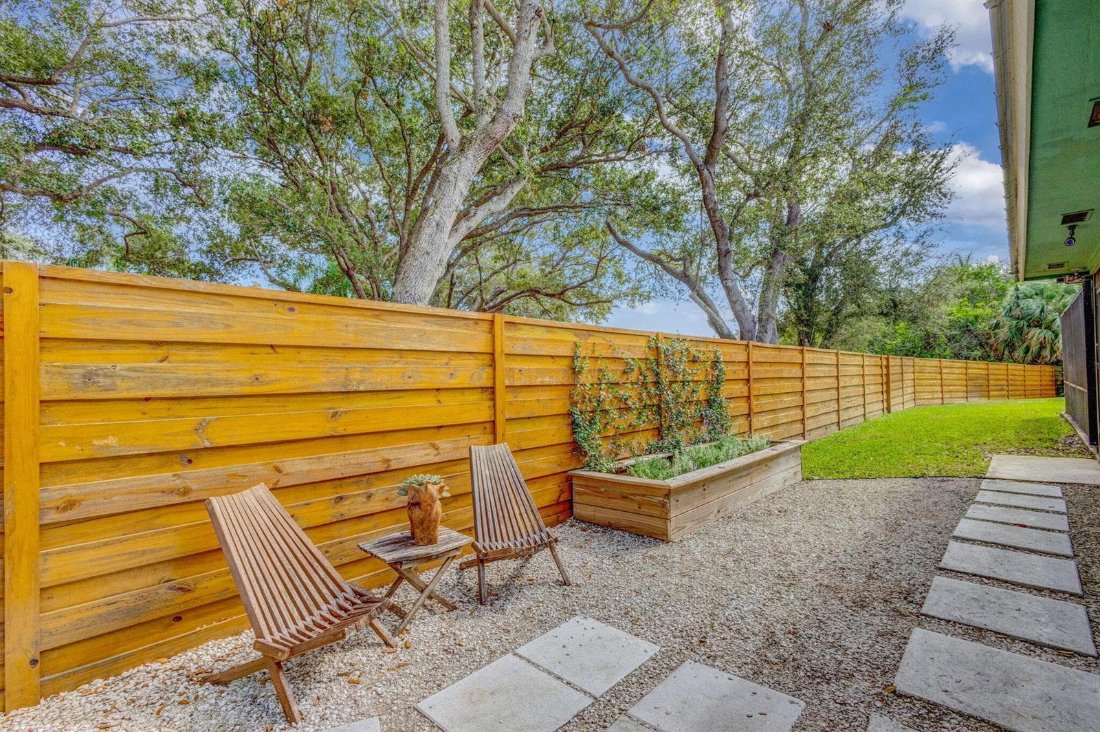 18246 RIVER OAKS Circle photo 17