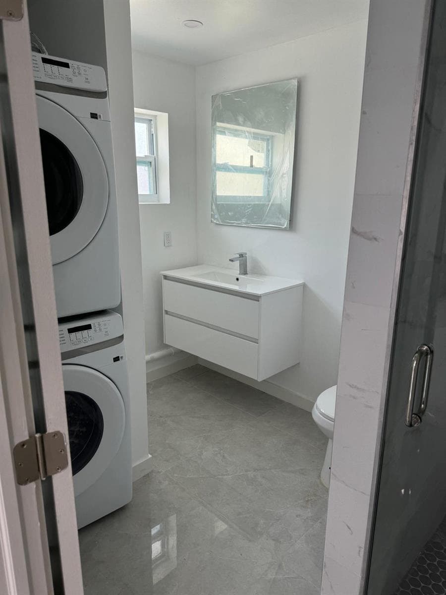 468 GOLDEN ISLES Drive 101 photo 8