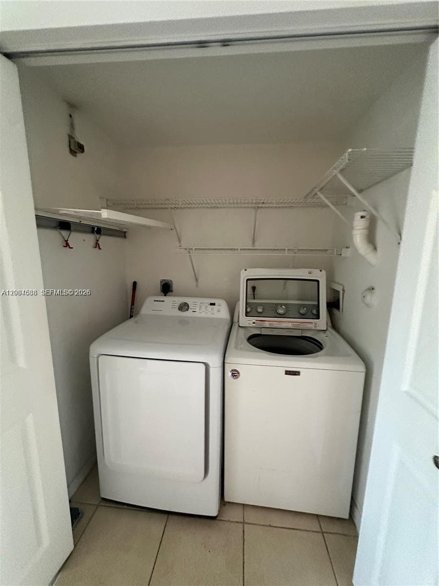 2191 Anchor Ct 1902 photo 12
