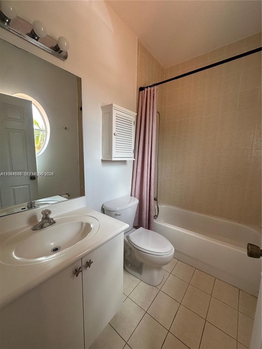 2191 Anchor Ct 1902 photo 5
