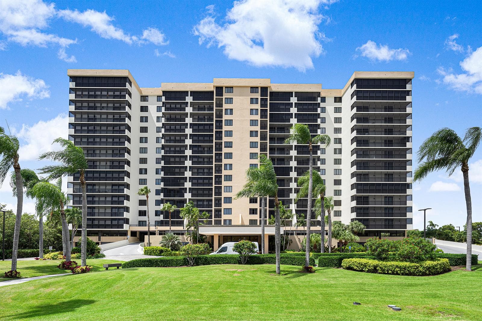 3420 S Ocean Boulevard photo 24