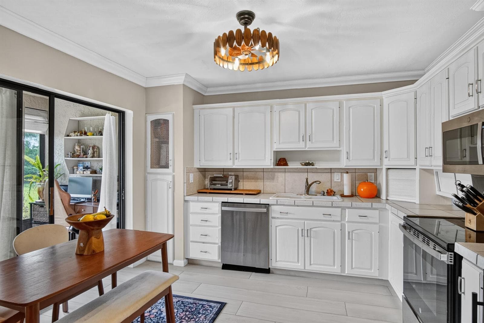 3212 S LAKEVIEW Circle 10104 photo 11