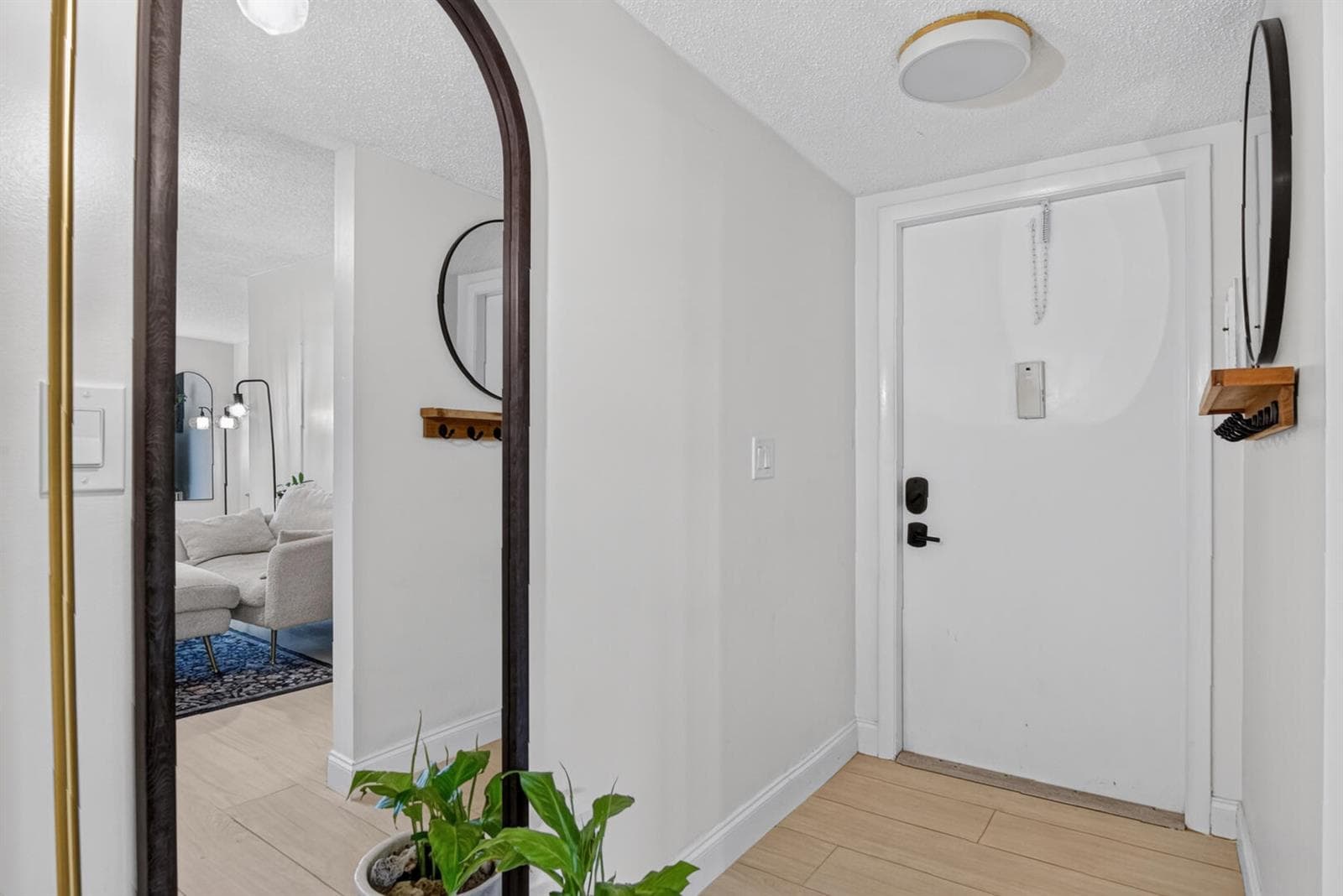 3212 S LAKEVIEW Circle 10104 photo 4
