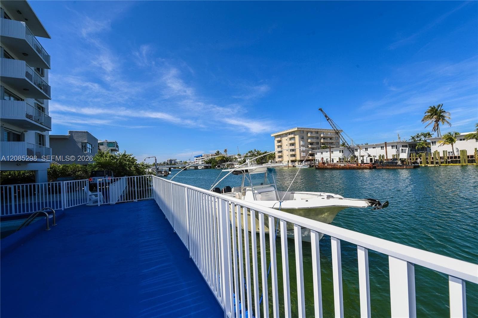 8305 Crespi Blvd 4D photo 22