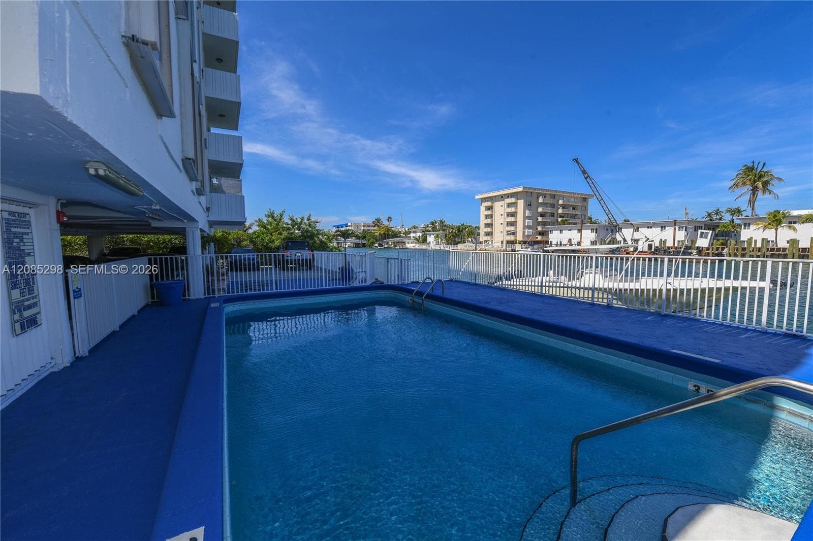8305 Crespi Blvd 4D photo 24