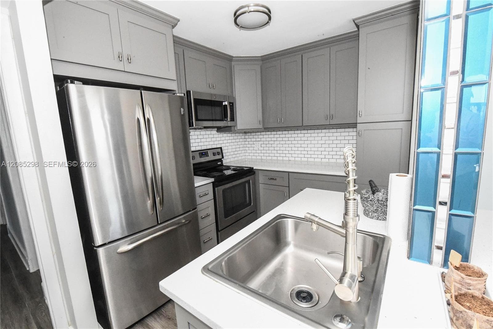 8305 Crespi Blvd 4D photo 8
