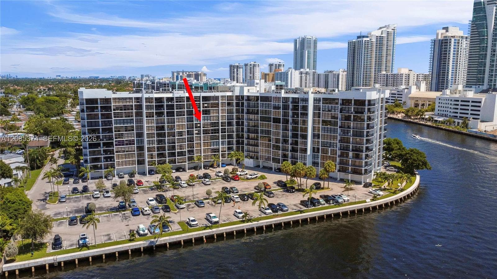 200 Leslie Dr 724 photo 2