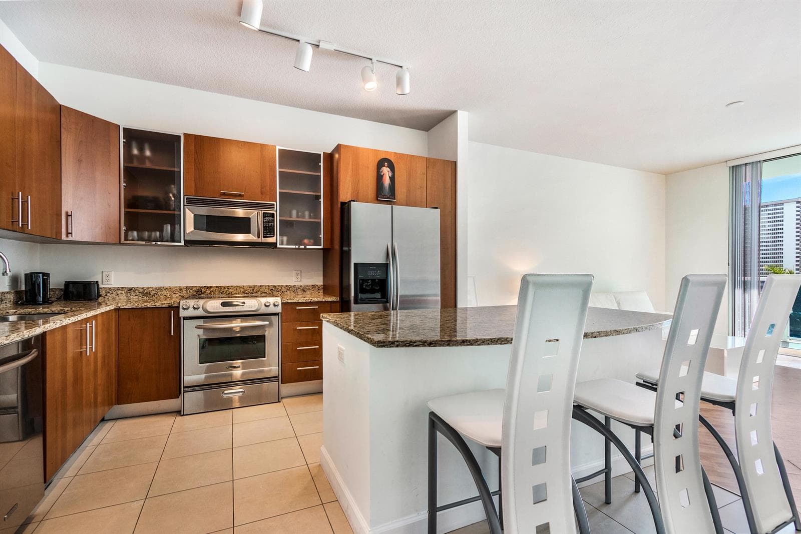 1945 S Ocean Drive 502 photo 7