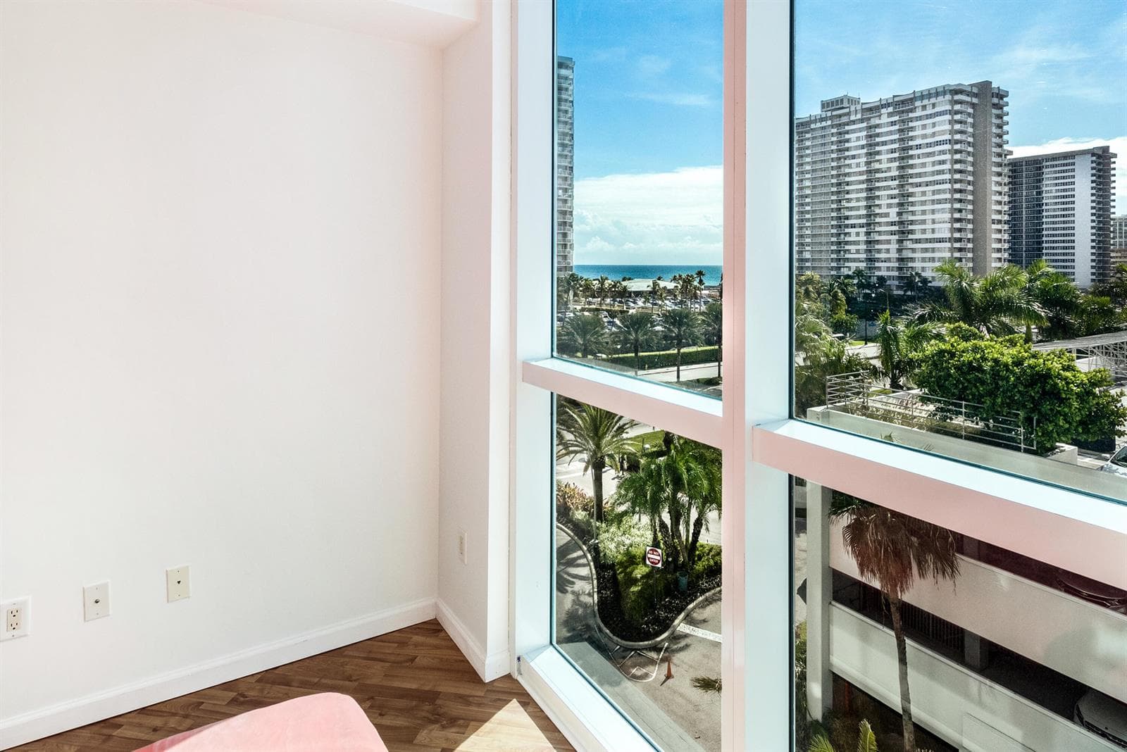 1945 S Ocean Drive 502 photo 10
