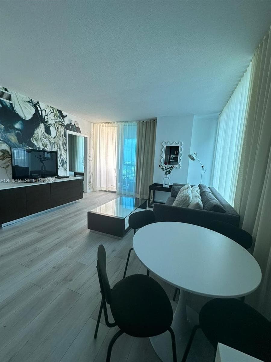17315 Collins Ave 2006 photo 9