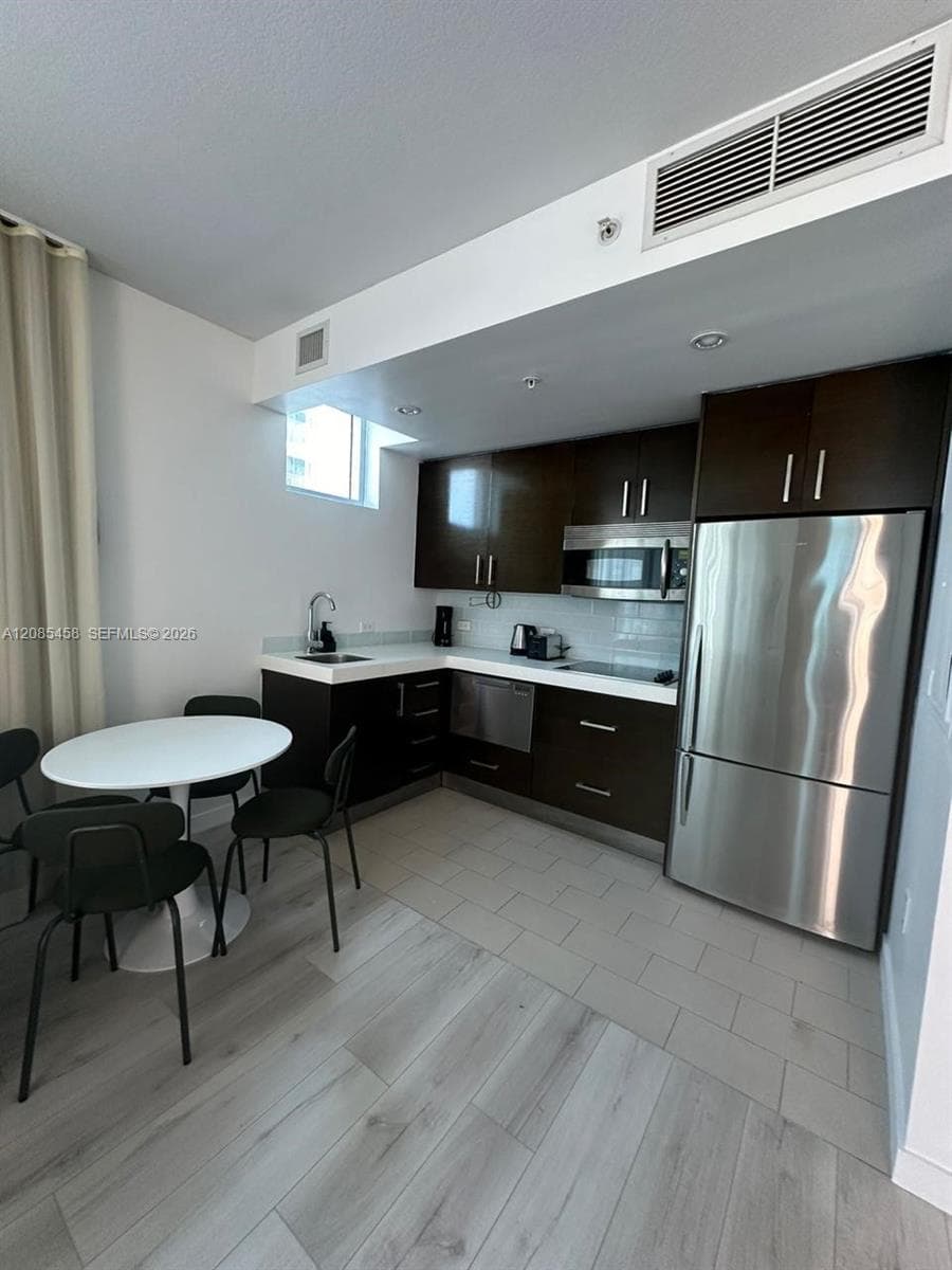 17315 Collins Ave 2006 photo 11