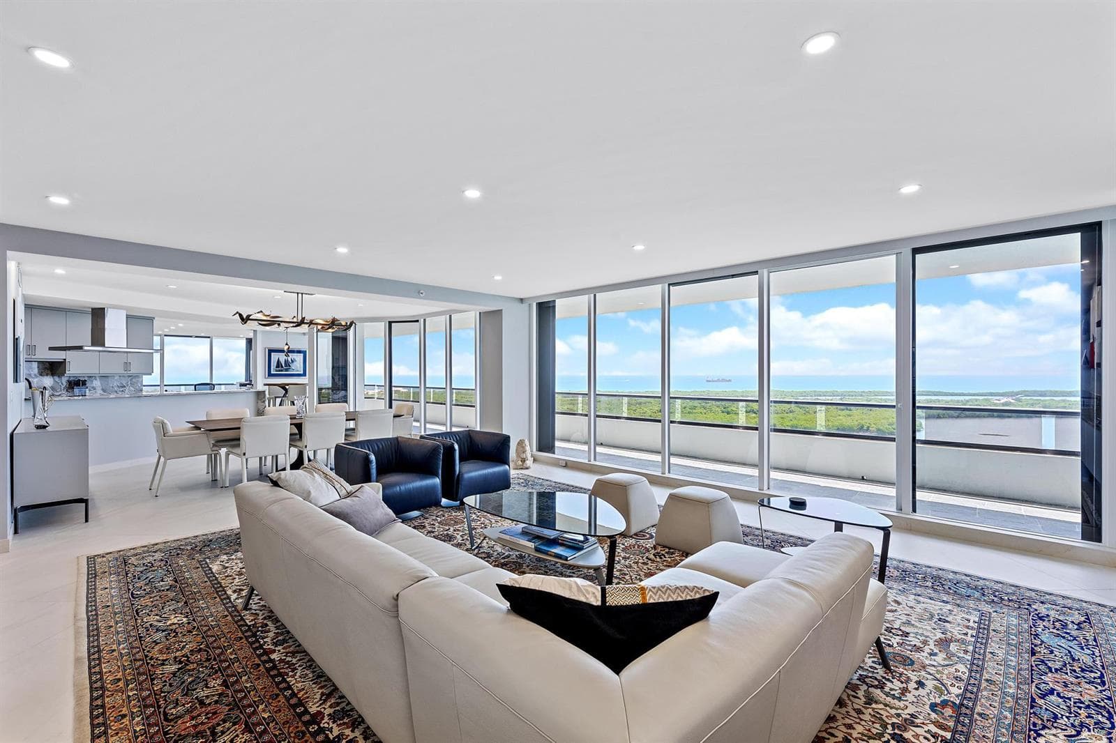 100 LAKESHORE Drive 2151 photo 2