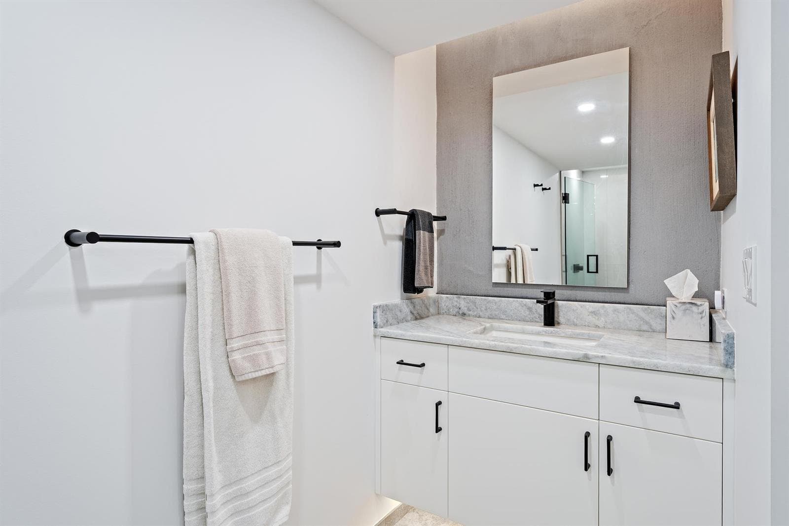 100 LAKESHORE Drive 2151 photo 16