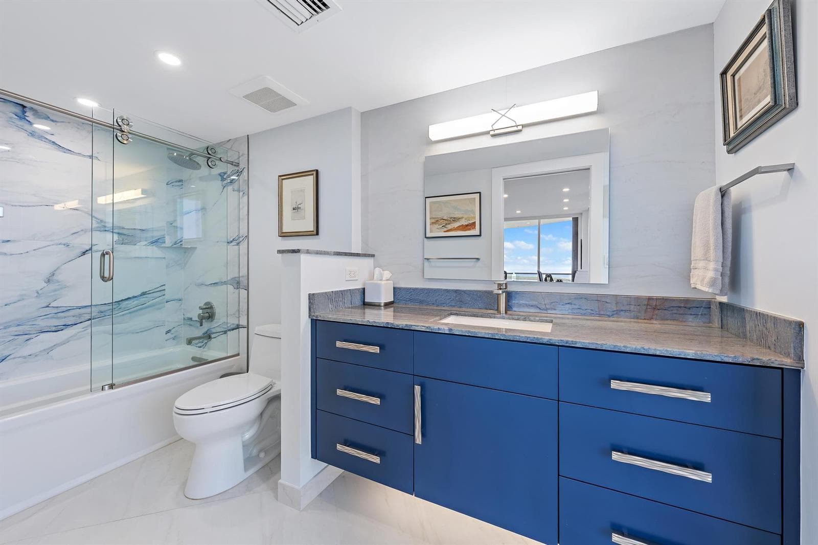 100 LAKESHORE Drive 2151 photo 22