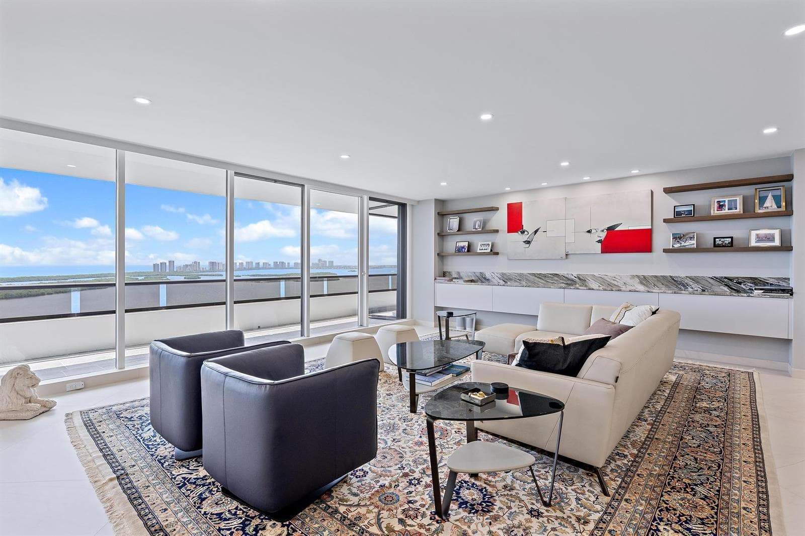 100 LAKESHORE Drive 2151 photo 3