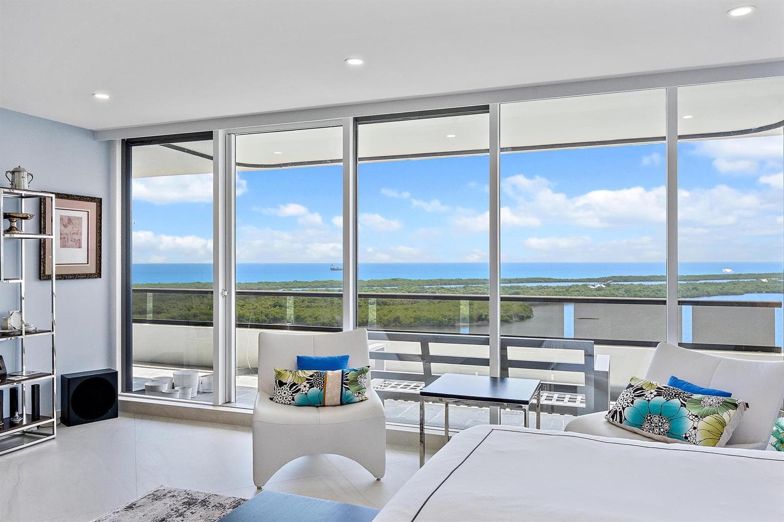100 LAKESHORE Drive 2151 photo 14