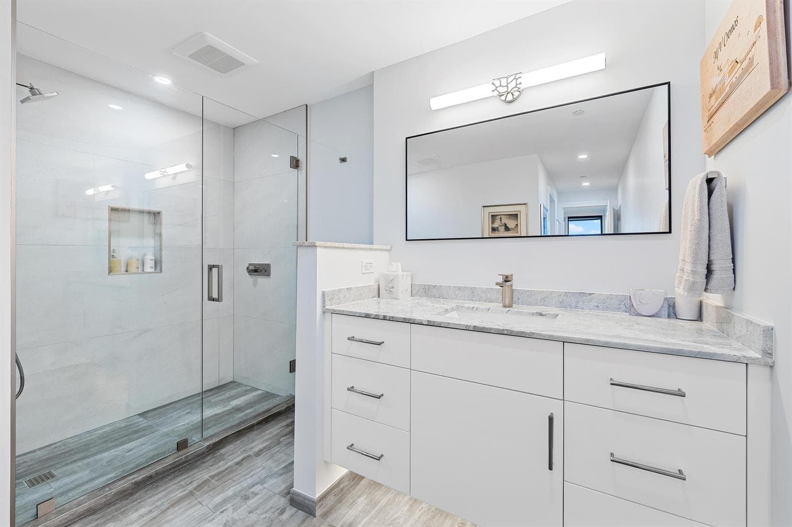 100 LAKESHORE Drive 2151 photo 18