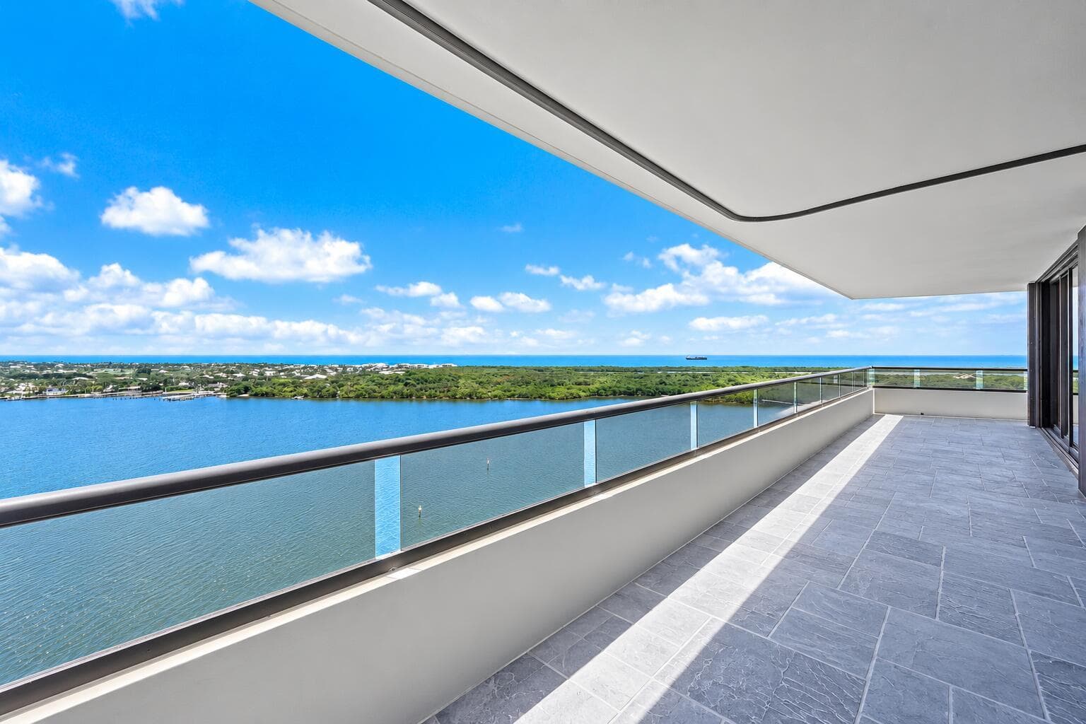 100 LAKESHORE Drive 2151 photo 25