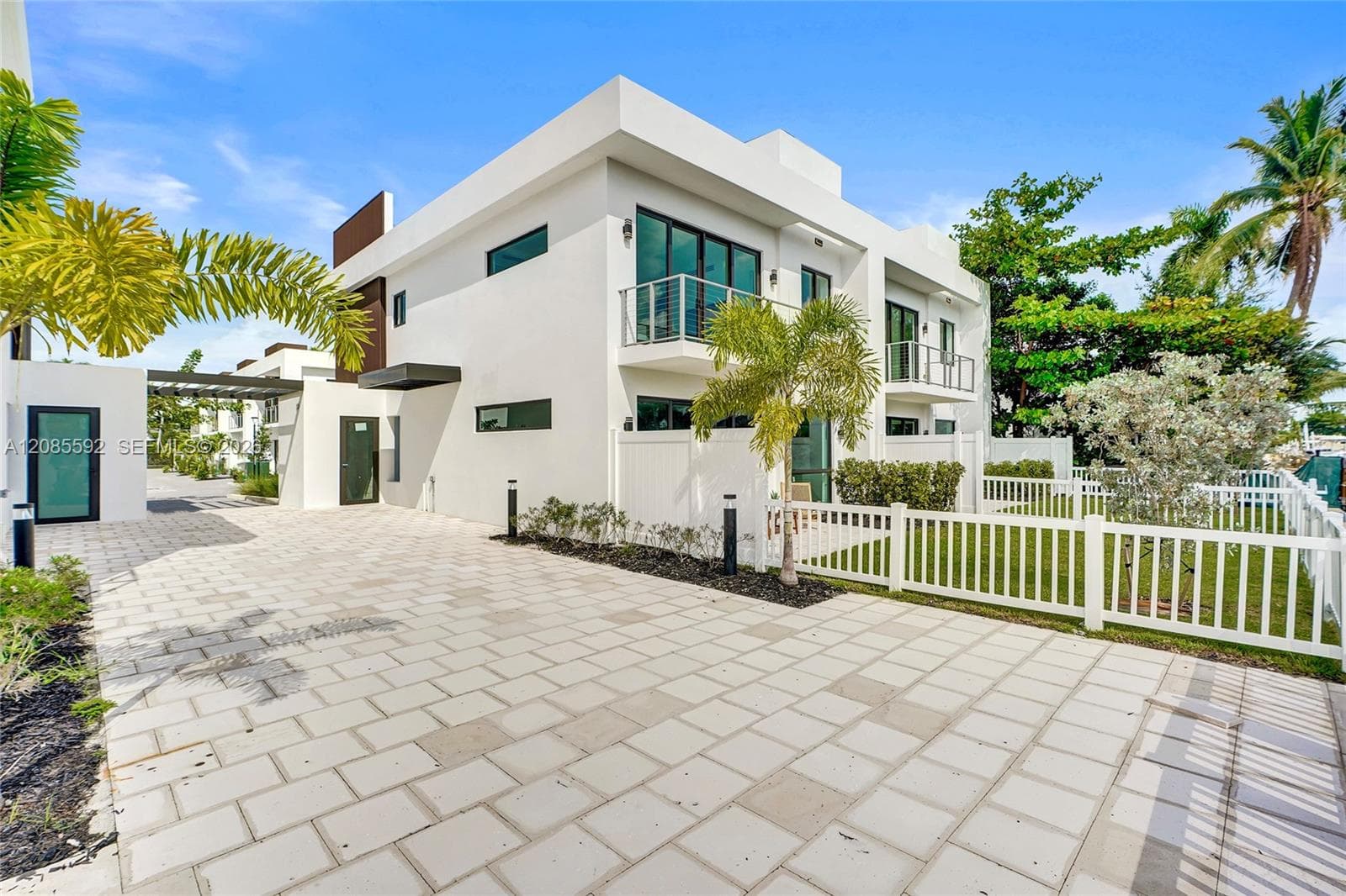 4628 SW 32nd avenue A4 photo 25
