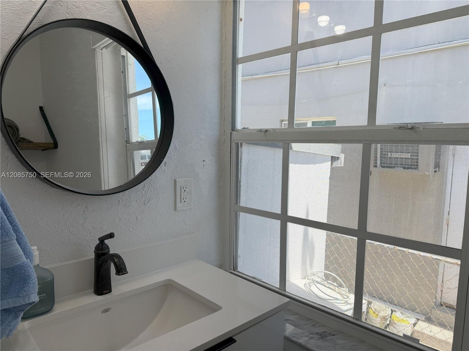 8401 Crespi Blvd 1 photo 16