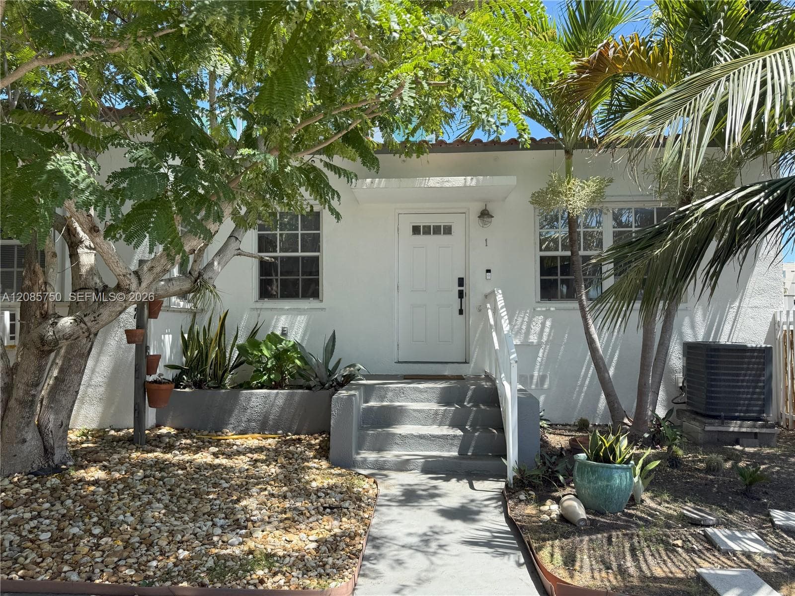 8401 Crespi Blvd 1 photo 1