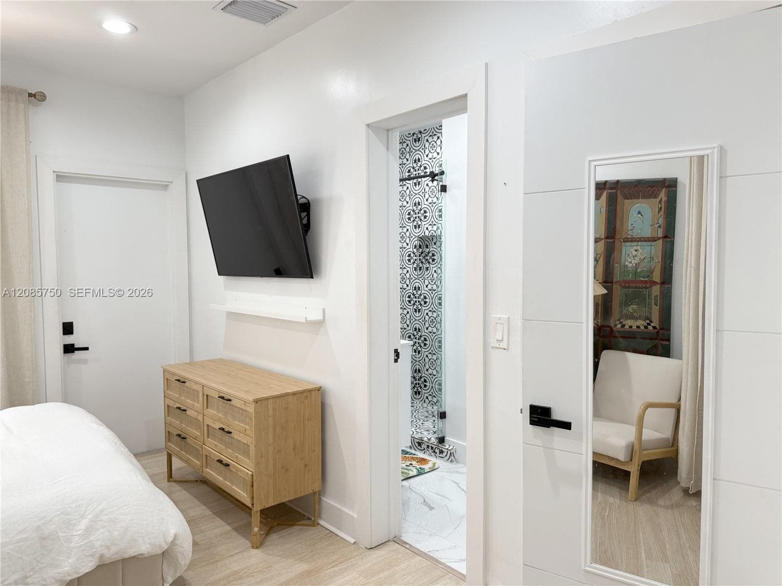 8401 Crespi Blvd 1 photo 20