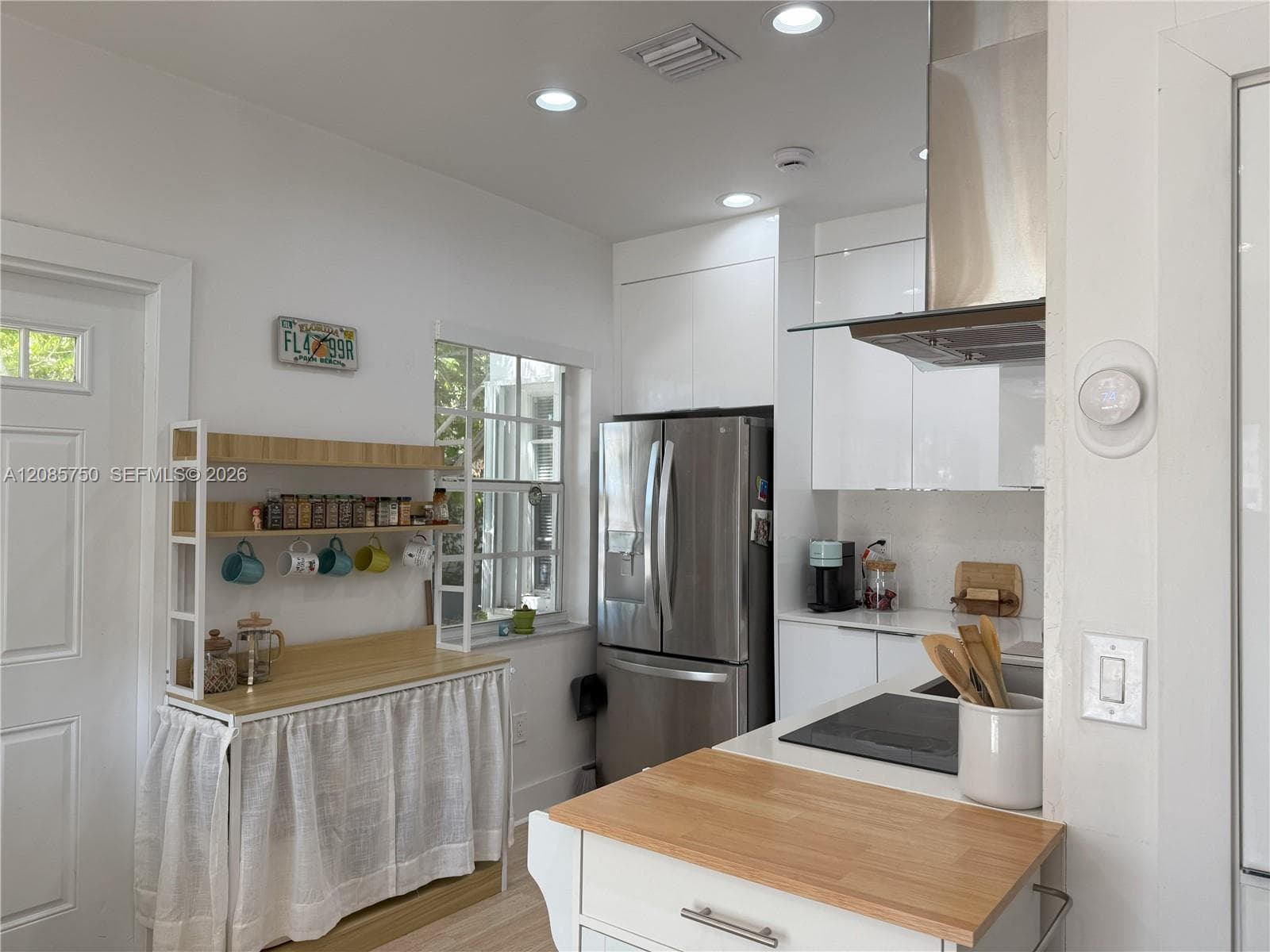8401 Crespi Blvd 1 photo 9