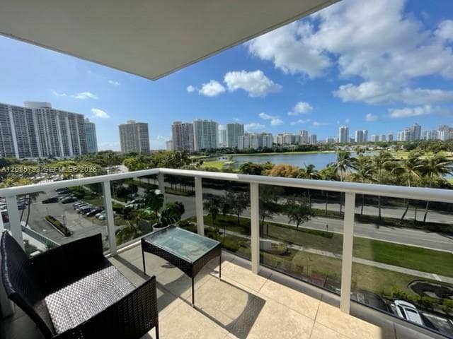 3625 N Country Club Dr 704 photo 1