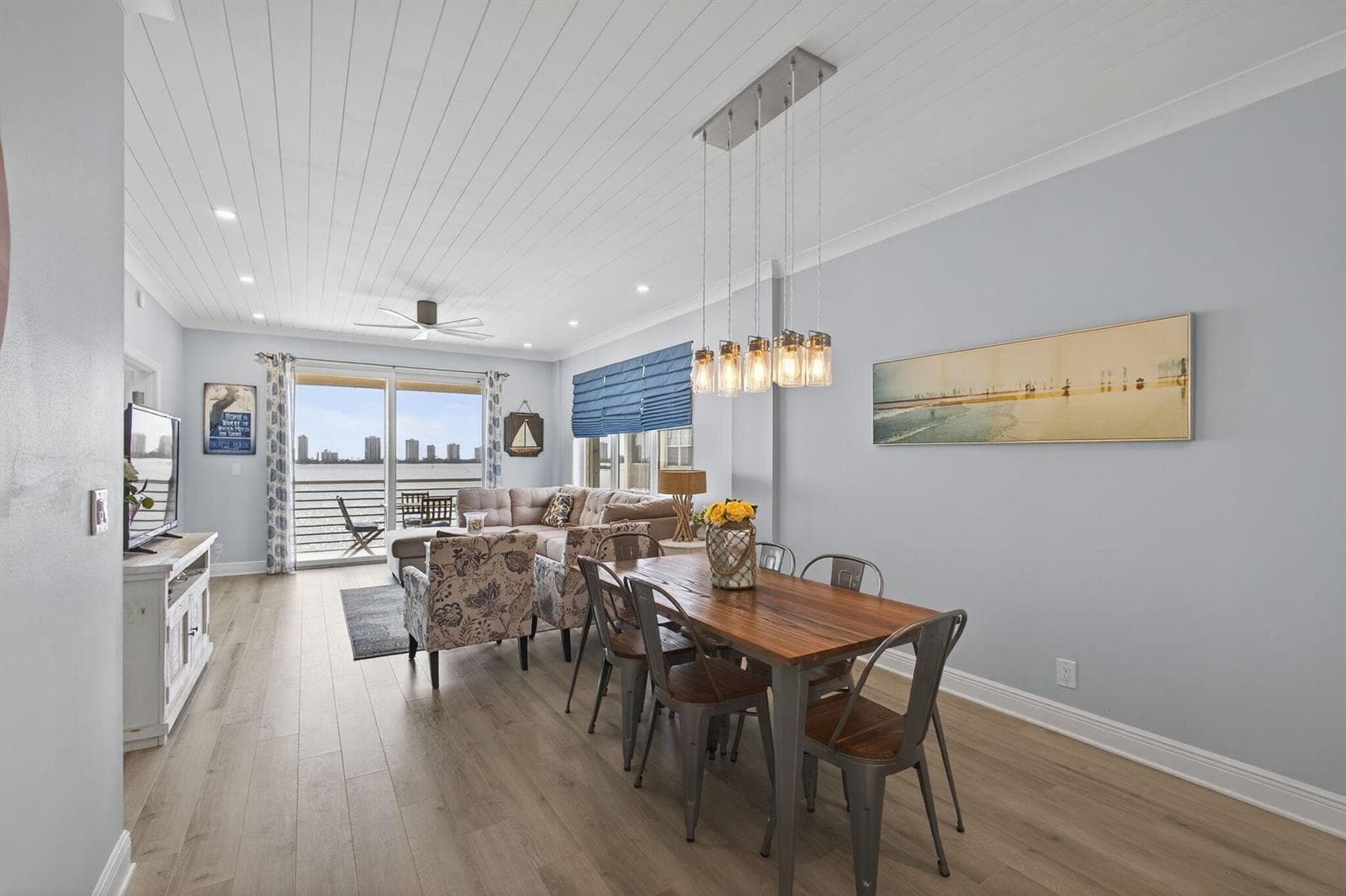 105 Paradise Harbour Boulevard 501 photo 6
