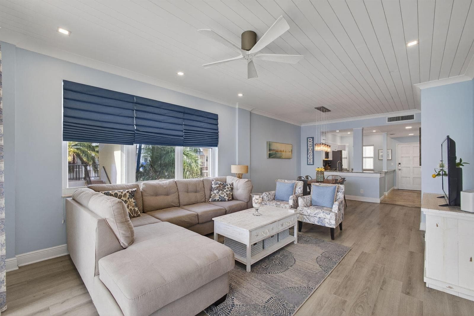 105 Paradise Harbour Boulevard 501 photo 9
