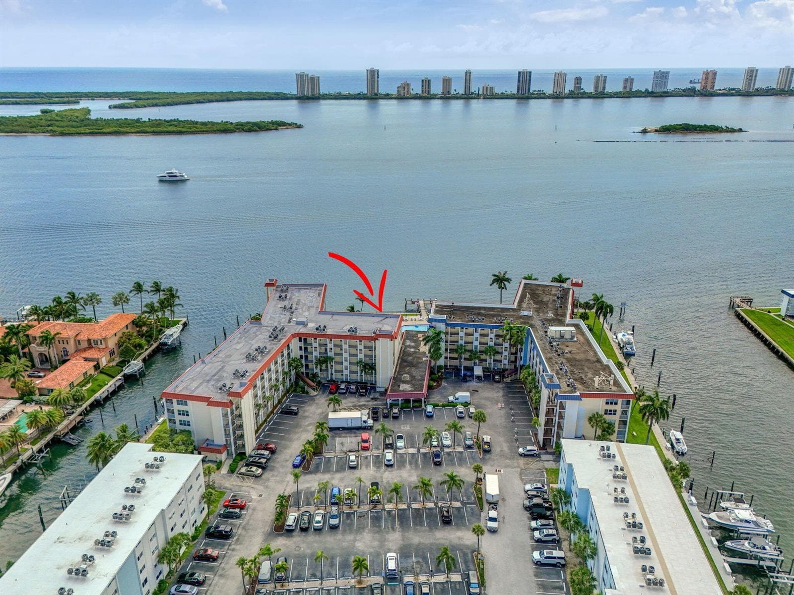 105 Paradise Harbour Boulevard 501 photo 24
