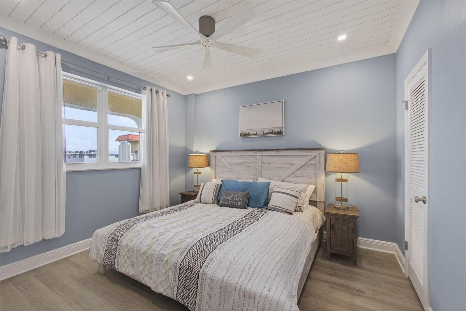 105 Paradise Harbour Boulevard 501 photo 18