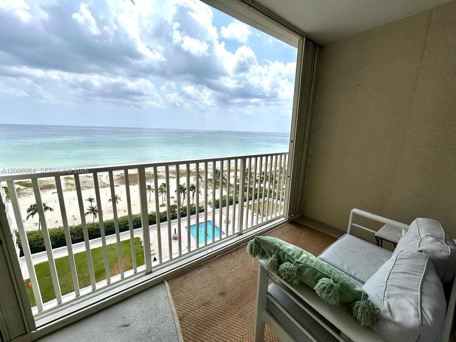 750 N Ocean Blvd 1106 photo 2